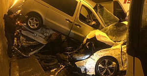 Bolu Dağı Tünelinde 18 araçlık zincirleme kaza; 3'ü ağır 30 yaralı