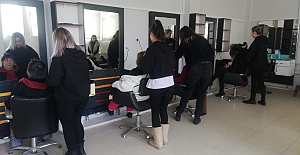 Gemlik'li Öğrencilerden Yaşlılar Haftası etkinliği