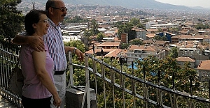 GÜNÜN ŞİİRİ - Ayrılık Vurdu Beni (Akrostiş)