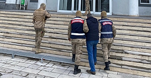 Jandarma Van- Gevaş'ta Afganistanlı 70 kaçak göçmeni kıskıvrak yakaladı