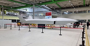 Muharip İnsansız Uçak Sistemi Bayraktar KIZILELMA tanıtıldı