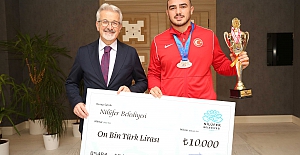 Adil Mısırcı Avrupa’dan Nilüfer'e madalya ile döndü