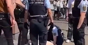 Alman polisi bir kişiyi döverek öldürdü