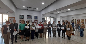 Ebru Atölyesi eserleri bu sergide