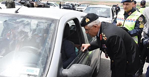 Jandarma Genel Komutanı Orgeneral Çetin, Eskişehir'de trafik denetimlerine katıldı