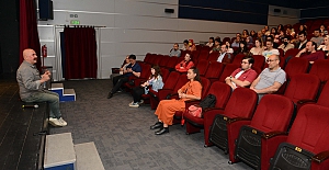 Nilüferli sinema tutkunları yönetmen Ezel Akay ile söyleşti