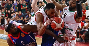 Pınar Karşıyaka 79-73 Anadolu Efes