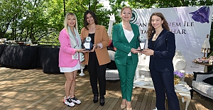 Yılın annesi ödülü Seçil Bayraktar'ın