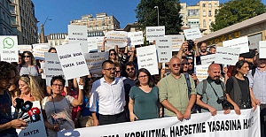 Gazeteciler Yeni Sosyal Medya Tasarısını Protesto Etti