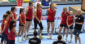 Nilüfer Belediyespor yeni antrenörle sezonu açtı