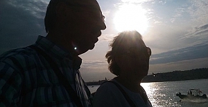 GÜNÜN ŞİİRİ - Hülyalarda Kalsın Gülüm..