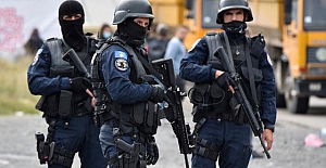 Kosova-Sırbistan sınırında tansiyon bir kez daha yükseldi.