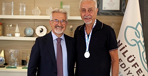 Veteran atlet Dr. Murat Kaçar'dan büyük başarı..