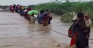 Selin vurduğu Pakistan'da yardım gönüllüleri anlatıyor: 'Sulardan ceset topladım'