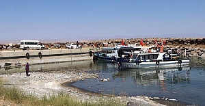 Van Gölü’nde kuraklık: Balıkçı tekneleri karaya oturdu