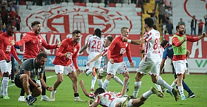 Spor Toto Süper Lig:  Antalyaspor 2-1 İstanbulspor