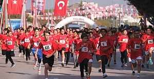 Cumhuriyet İçin Koştular