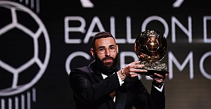 Real Madrid'in Fransız golcüsü Karim Benzema, 2022 Ballon d'Or ödülünün sahibi oldu