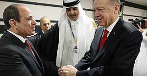 Erdoğan Katar'da Sisi ile görüştü
