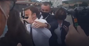 Fransa Cumhurbaşkanı Emmanuel Mácron yine tokat yedi