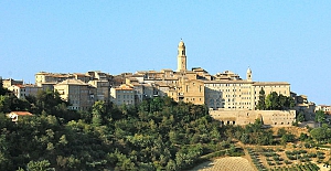 İtalya'daki ortaçağ köyünün tamamı, kişi başı 146 TL'ye kiralık