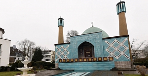 Almanya’da Müslümanlara Saldırılar Sürüyor