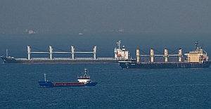 Petrol Tankerlerinin İstanbul Boğazı'ndan Geçmek İçin Bekleyişi Sürüyor; Batı Endişeli
