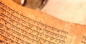 İsrailli arama kurtarmacıların Antakya'dan kaçırdığı tarihi parşömen iade edildi