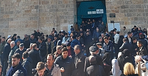 Onbinlerce Bursalı vatandaş Ulucami'ye akın ettiler