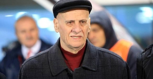 Trabzonspor'un efsane teknik direktörü Ahmet Suat Özyazıcı hayatını kaybetti