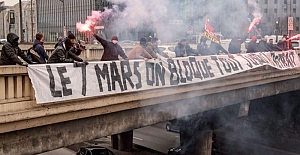 Fransa'nın başı belada: Emeklilik yaşının yükseltilmesini protesto eden yüz binlece kişi iş bıraktı
