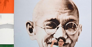 Hindistan'da ana muhalefet Gandi'den ilham alarak eylem düzenledi