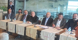 Kemal Kılıçdaroğlu, deprem bölgesinde ziyaretlerde bulunuyor