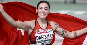 Milli Atletimiz Tuğba Danışmaz, Türkiye rekoru kırarak altın madalya kazandı