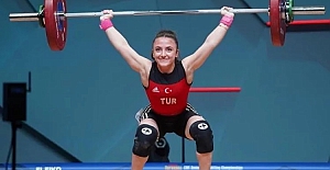 Milli sporcu Cansu Bektaş, Erivan'da kazandığı altın madalyayı Azerbaycan'a ithaf etti