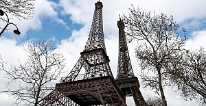 Paris’te Eyfel Kulesi sayısı ikiye çıktı