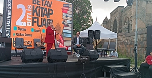 Kızılcık Şerbeti'nin yıldız oyuncusu Murat Tavlı, Bitlis 2. Kitap Fuarı'nda yetimhane anısını anlattı