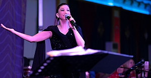 Nadide Sultan ingilizce şarkıyla şaşırttı