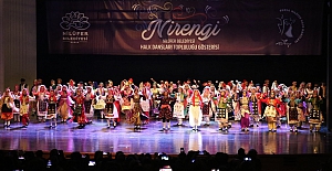 Nilüfer Halk Dansları Topluluğu “Nirengi” ile büyüledi