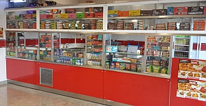 Önlük istemiyorum; çocuklarımızın karnını doyurun!