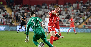 Galatasaray milli araya galibiyetle girdi