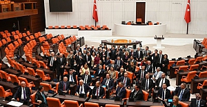 CHP, Meclis Genel Kurulu’nda “adalet nöbeti” başlattı