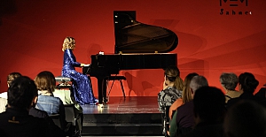 Genç yetenek piyanist İdil Naz mest etti