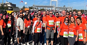 İstanbul Maratonu’nda depremzede çocuklar için koştular