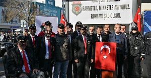 İzmir'de gazi ve şehit ailelerinden Pençe Kilit Harekatındaki 12 Şehitimiz için anma etkinliği