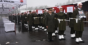 9 Şehitin naaşı, Şırnak'ta düzenlenen törenle memleketlerine gönderildi