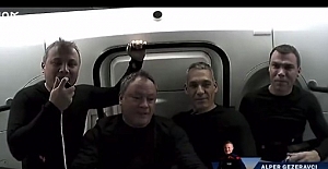 Alper Gezeravcı'dan tarihi mesaj: "İstikbal göklerdedir"