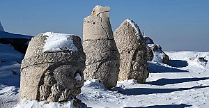 Nemrut Dağı kış mevsiminde de ziyaretçi akınına uğruyor