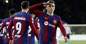 Barcelona 3 golle Napoli'yi devirdi, çeyrek finalist oldu!