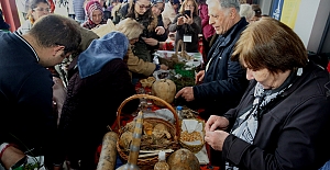 Bu Şenlik tüm ülkeye yayılmalıdır: Binlerce paket milli "ata tohumu" halka dağıtıldı